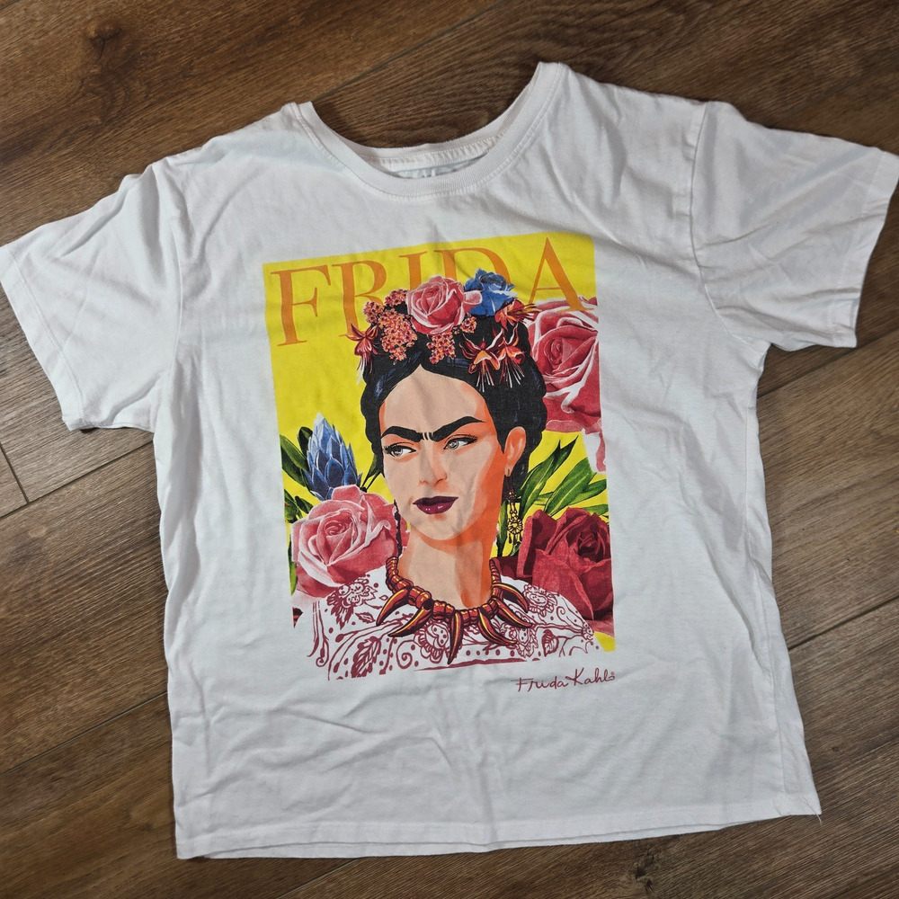 Frida Kahlo Jerry Leigh Graphic Tee Womens M White Floral Art Streetwear